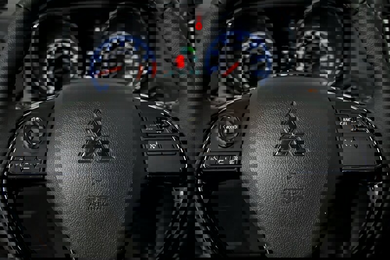 New 2025 Mitsubishi Outlander Sport SE image 17