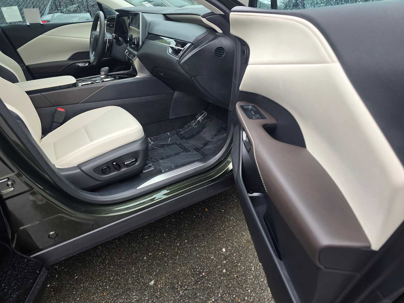 Used 2024 Lexus RX 350 AWD w/ Technology Package image 10