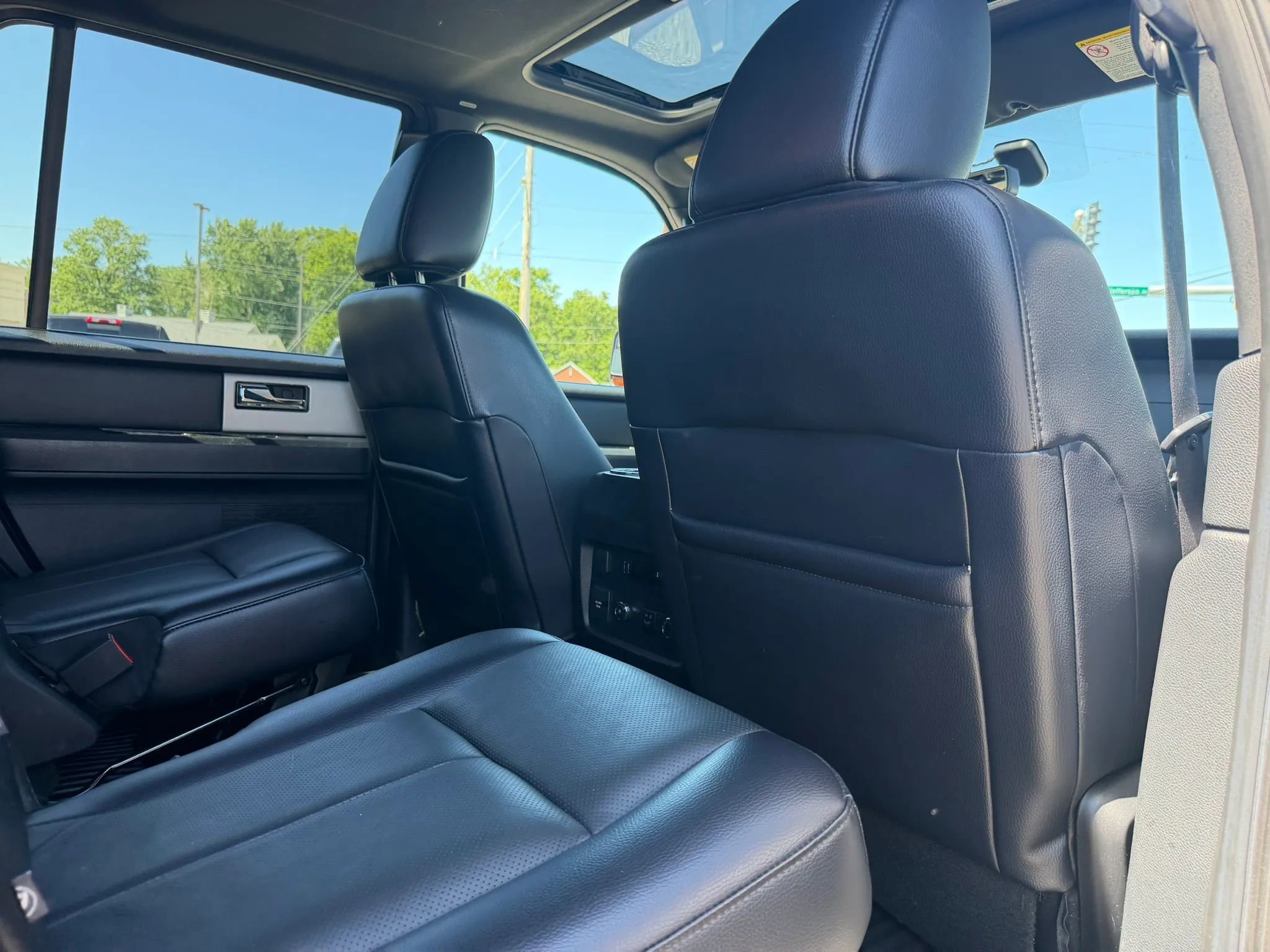 Used 2017 Ford Expedition Limited AWD/4WD image 13