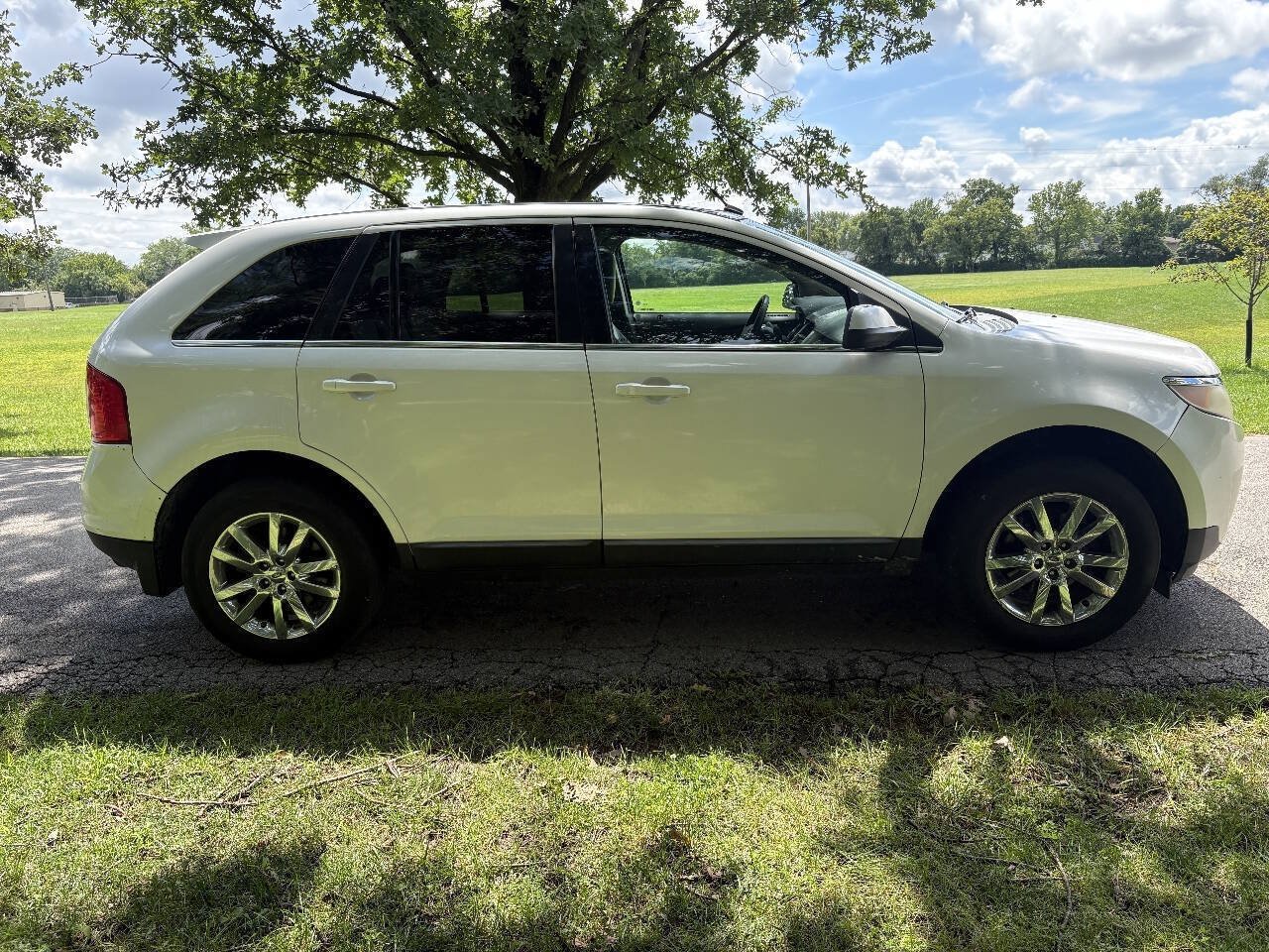 Used 2011 Ford Edge Limited FWD image 13