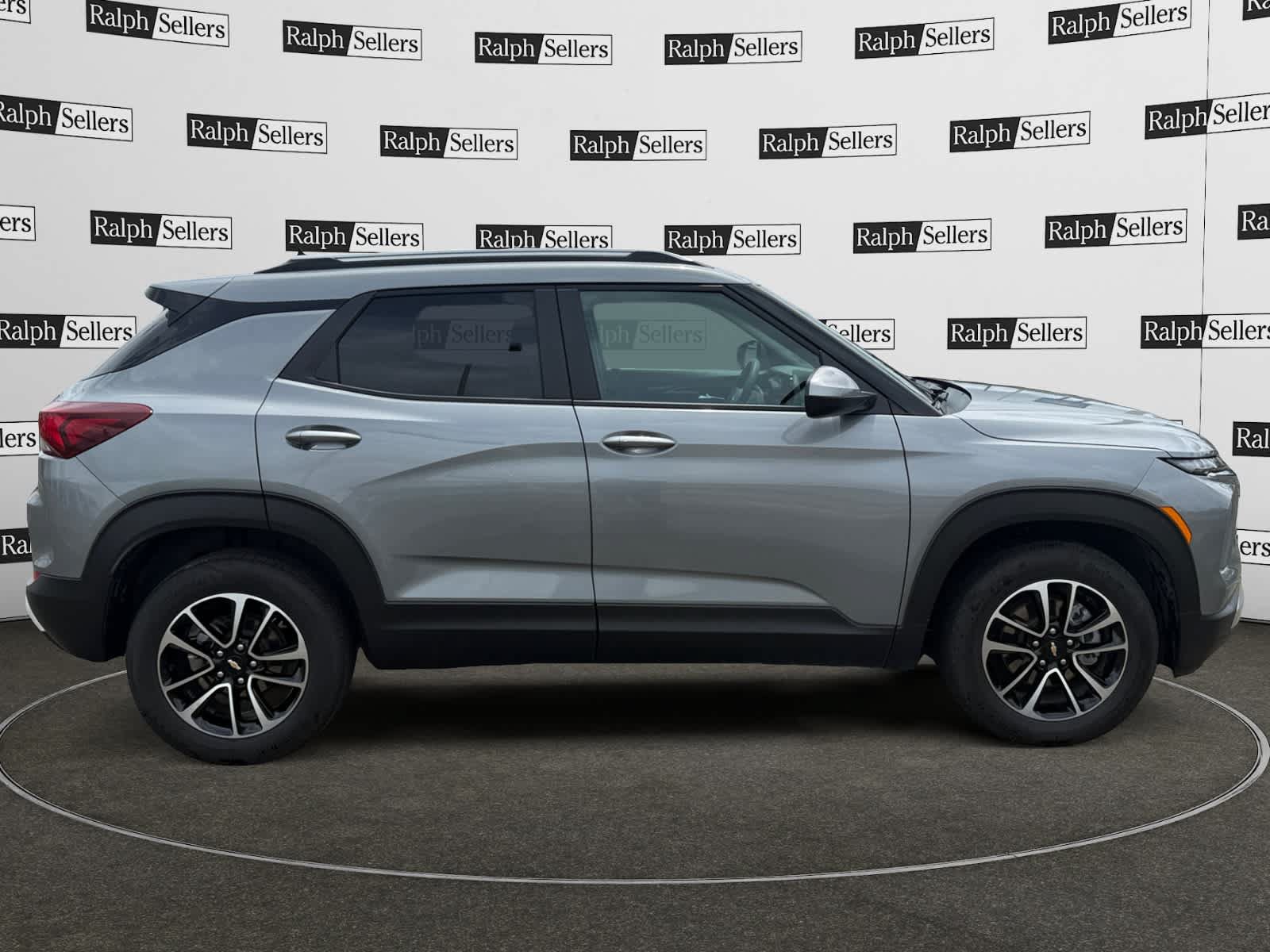 Used 2025 Chevrolet TrailBlazer LT AWD/4WD image 7