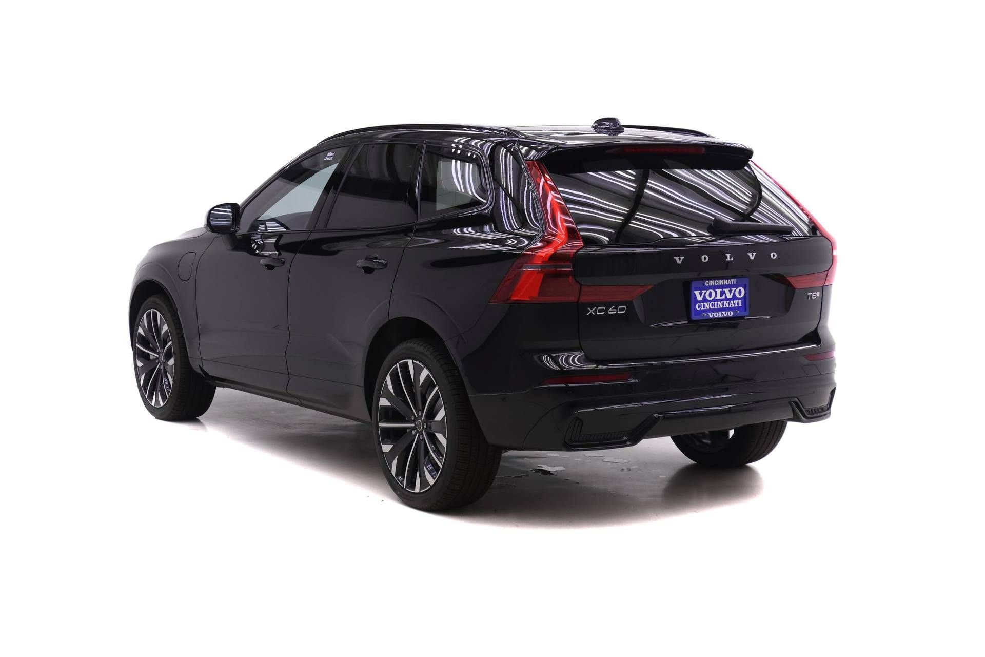 New 2026 Volvo XC60 T8 Ultra w/ Protection Package Premier AWD/4WD image 5