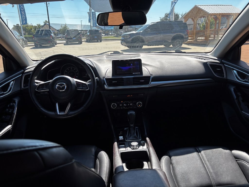 Used 2018 MAZDA MAZDA3 Touring FWD image 15