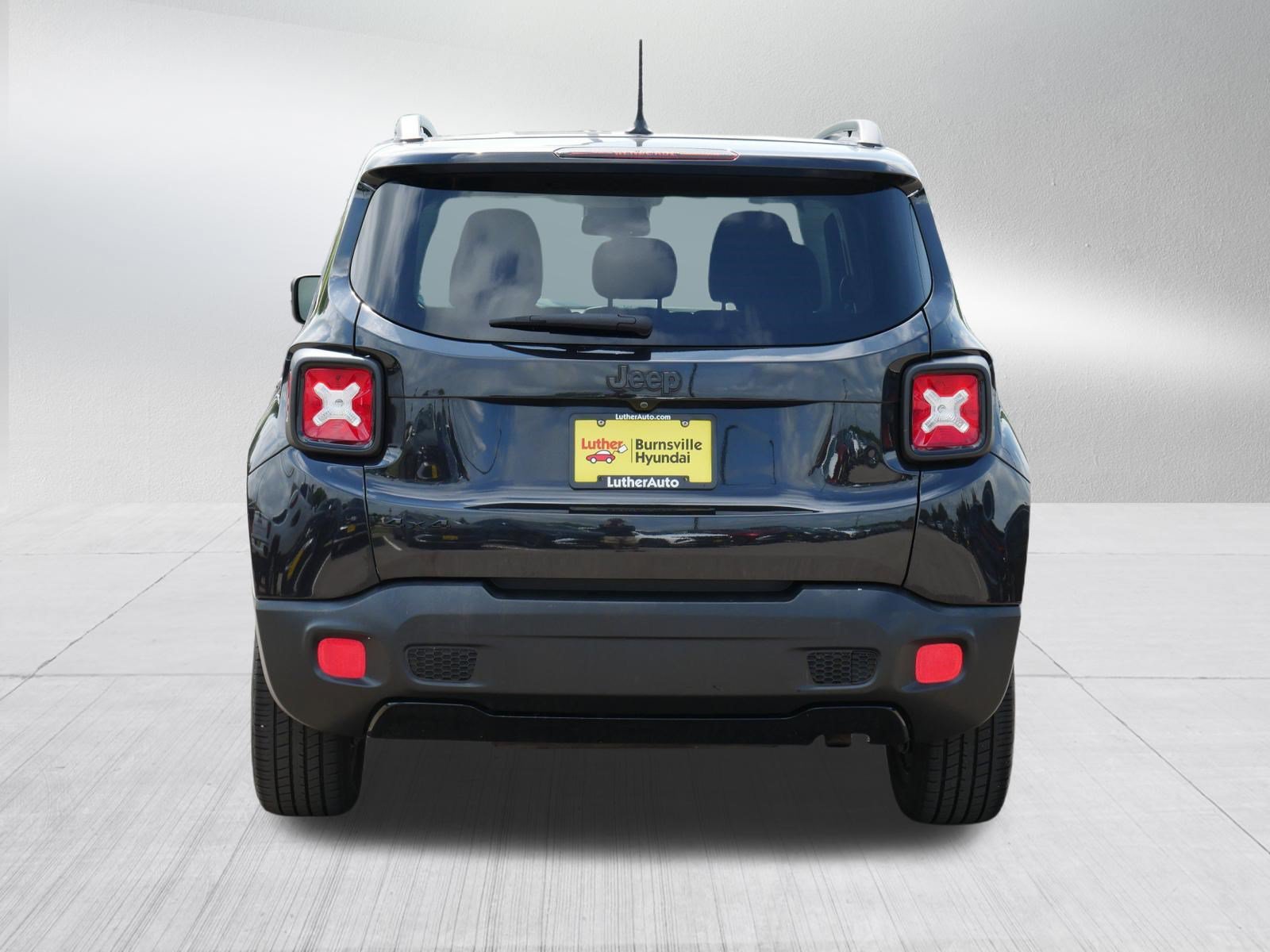 Used 2016 Jeep Renegade Latitude AWD/4WD image 6