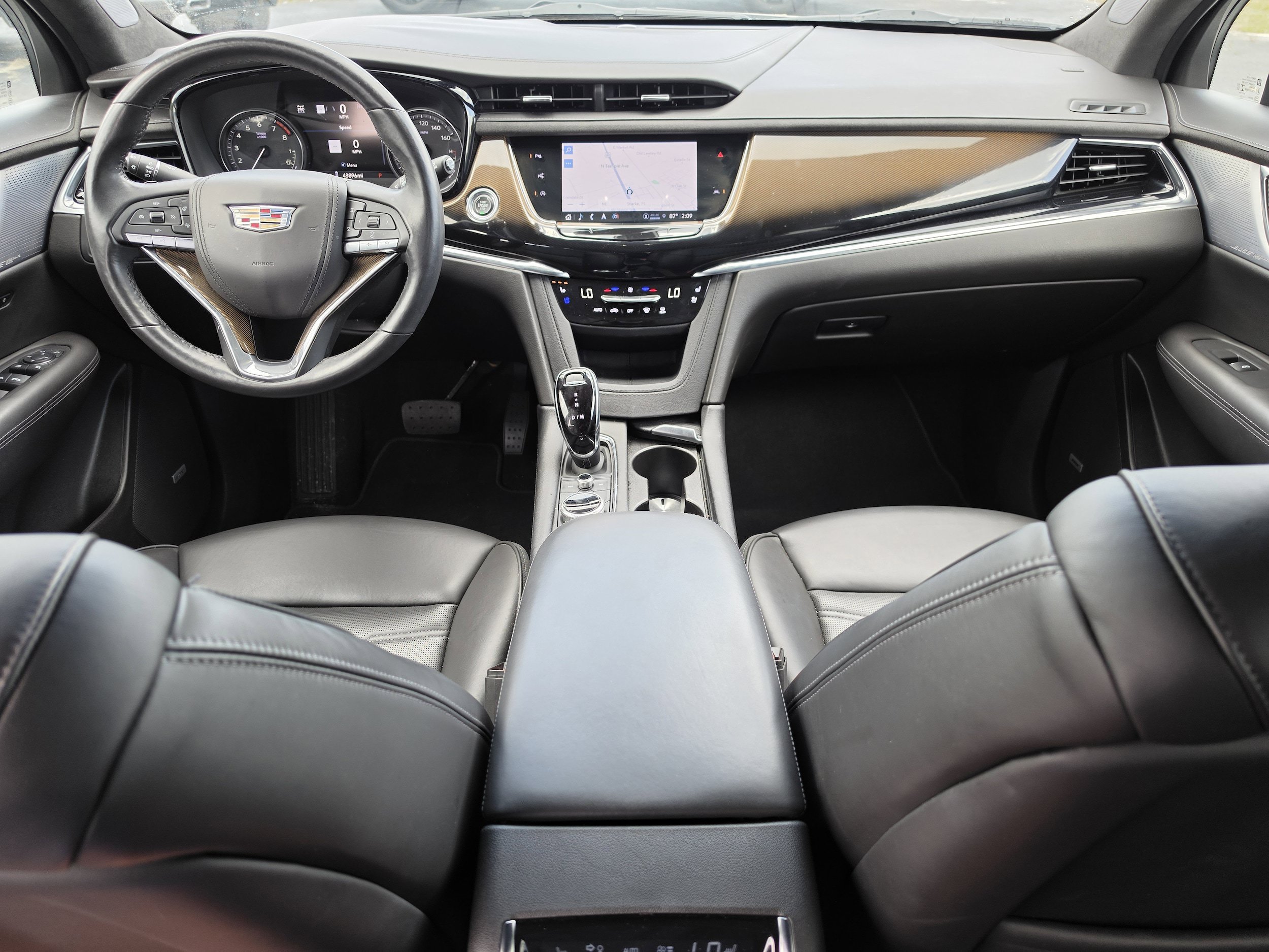 Used 2023 Cadillac XT6 Premium Luxury w/ Platinum Package AWD/4WD image 15