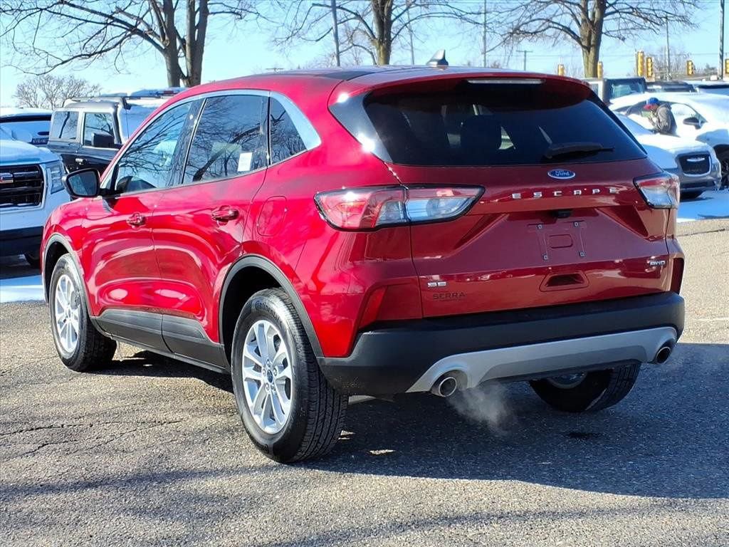 Used 2022 Ford Escape SE w/ Cold Weather Package image 3