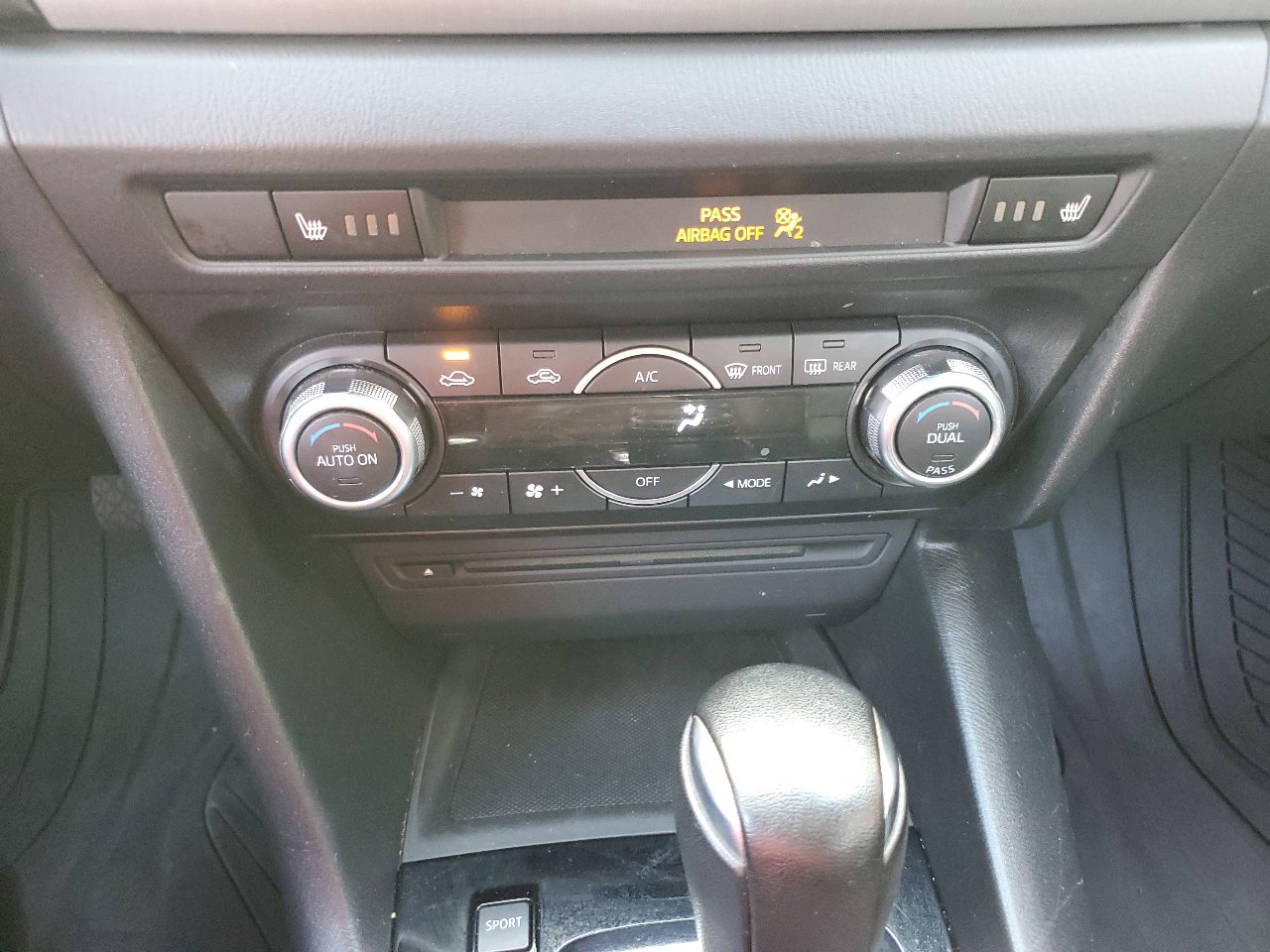 Used 2014 MAZDA MAZDA3 s Grand Touring image 30