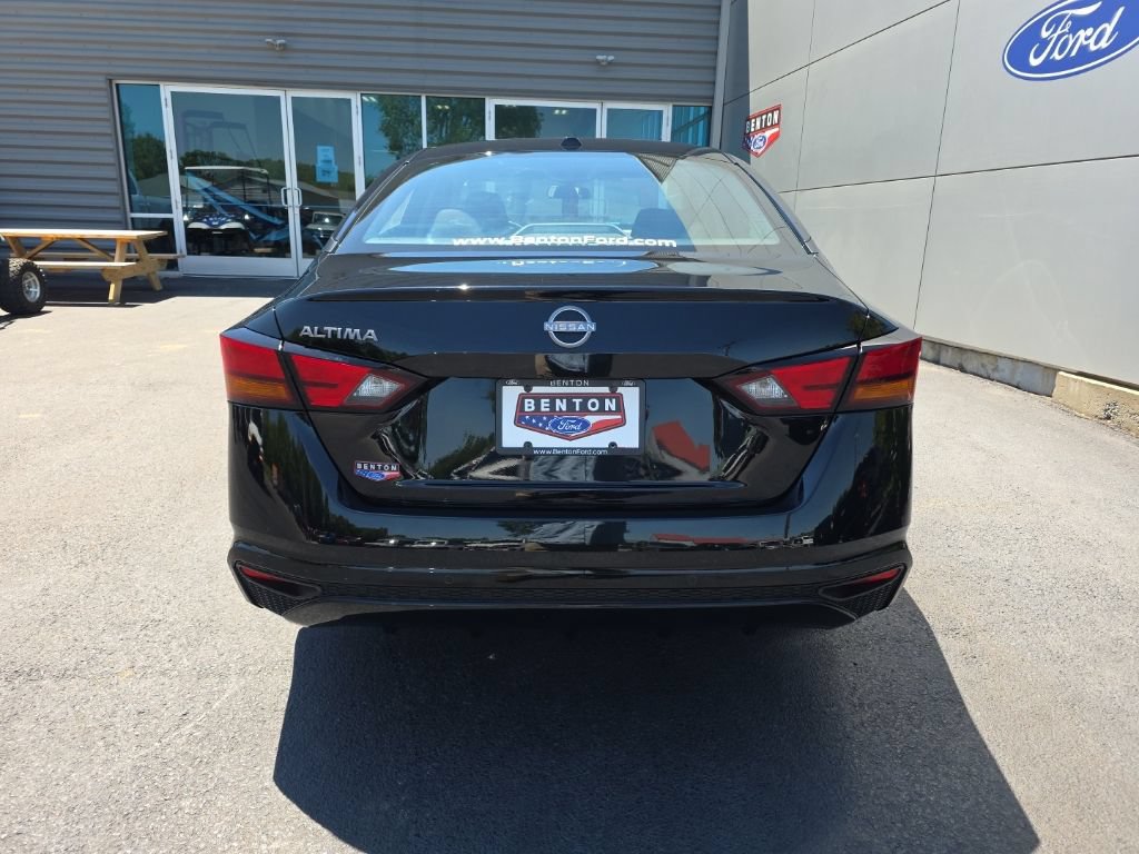Used 2025 Nissan Altima 2.5 SV FWD image 8
