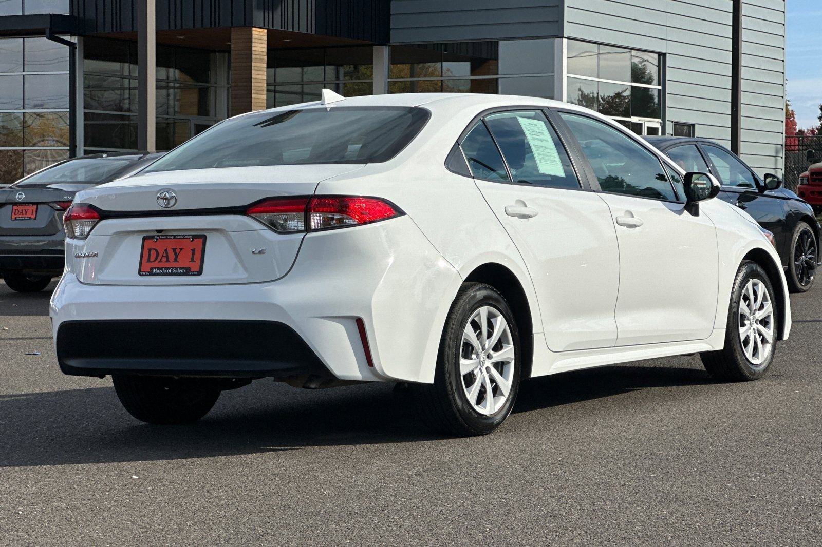 Used 2024 Toyota Corolla LE FWD image 5