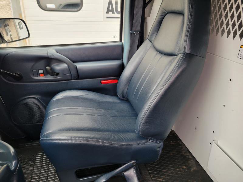 Used 2005 Chevrolet Astro image 24