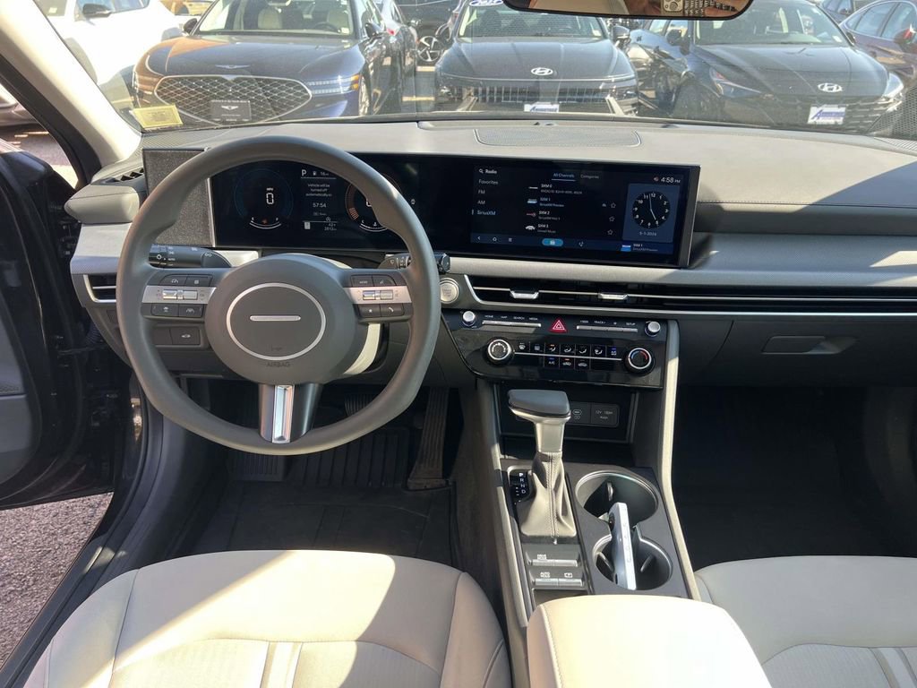 Certified 2025 Hyundai Sonata SE FWD image 12
