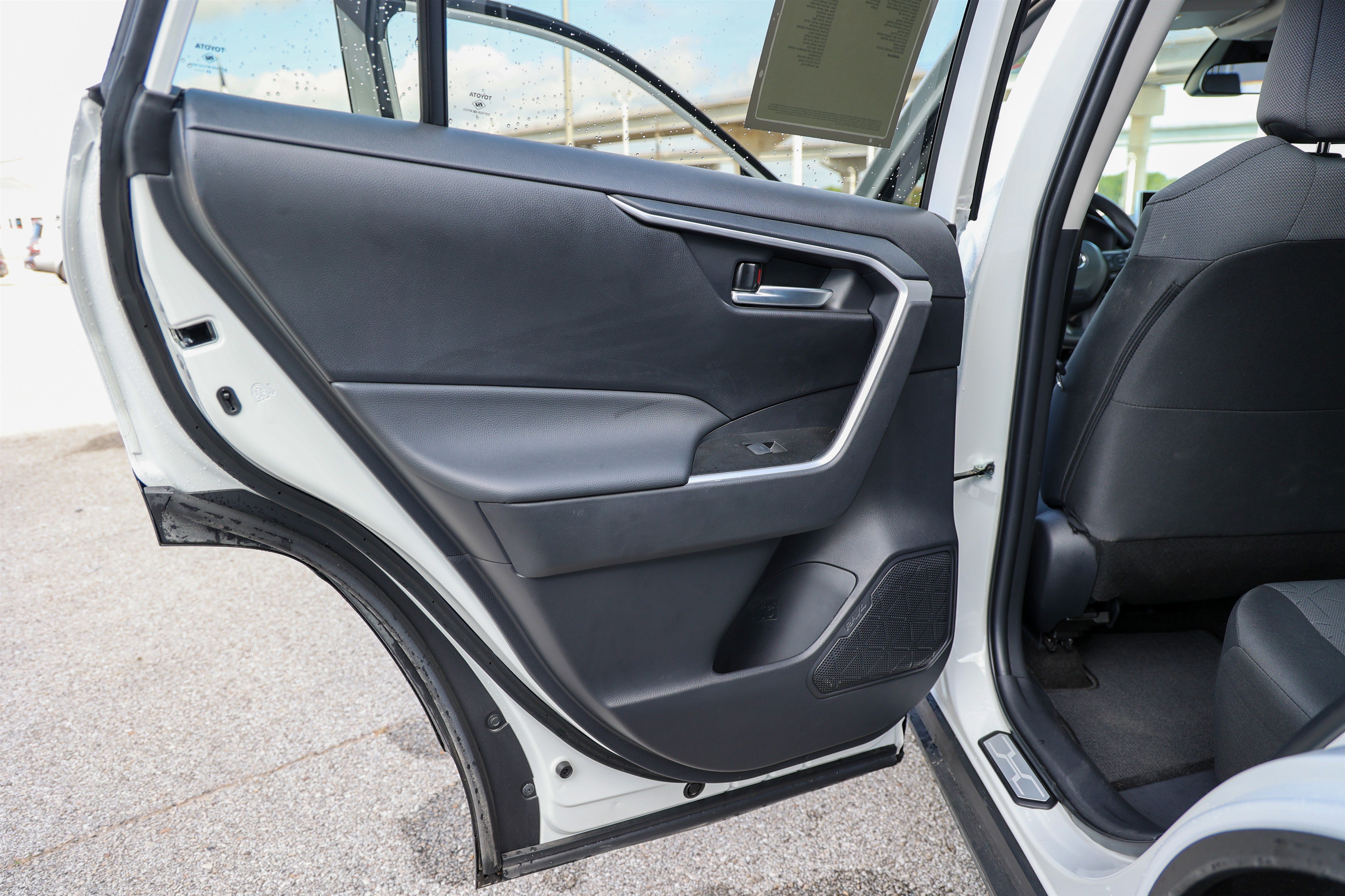 Certified 2025 Toyota RAV4 XLE w/ Convenience Package FWD image 38