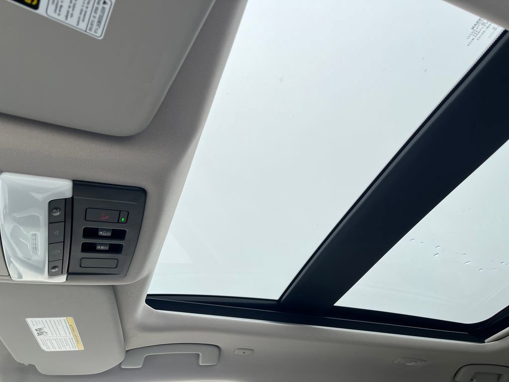 Used 2024 Nissan Rogue SL w/ SL Premium Package image 39