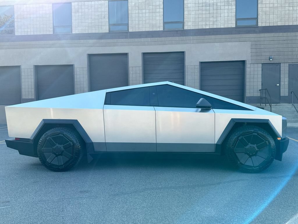 Used 2024 Tesla Cybertruck Cyberbeast AWD/4WD image 6