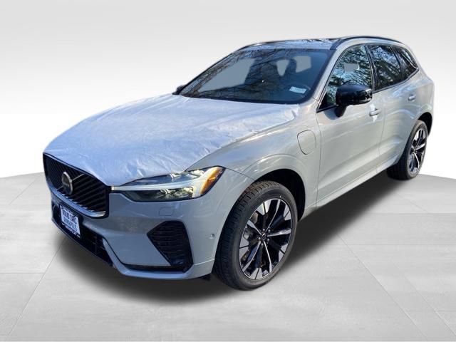 New 2026 Volvo XC60 T8 Plus w/ Climate Package AWD/4WD image 3