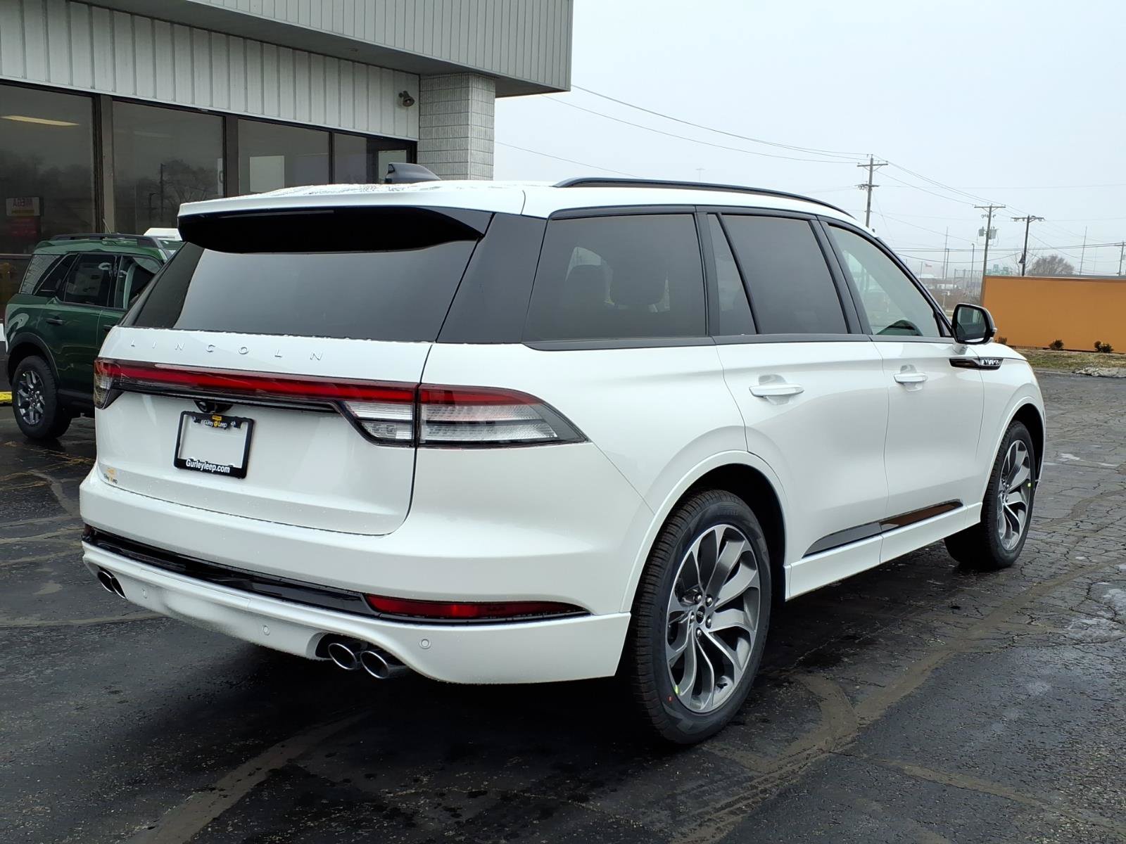 New 2026 Lincoln Aviator AWD image 11