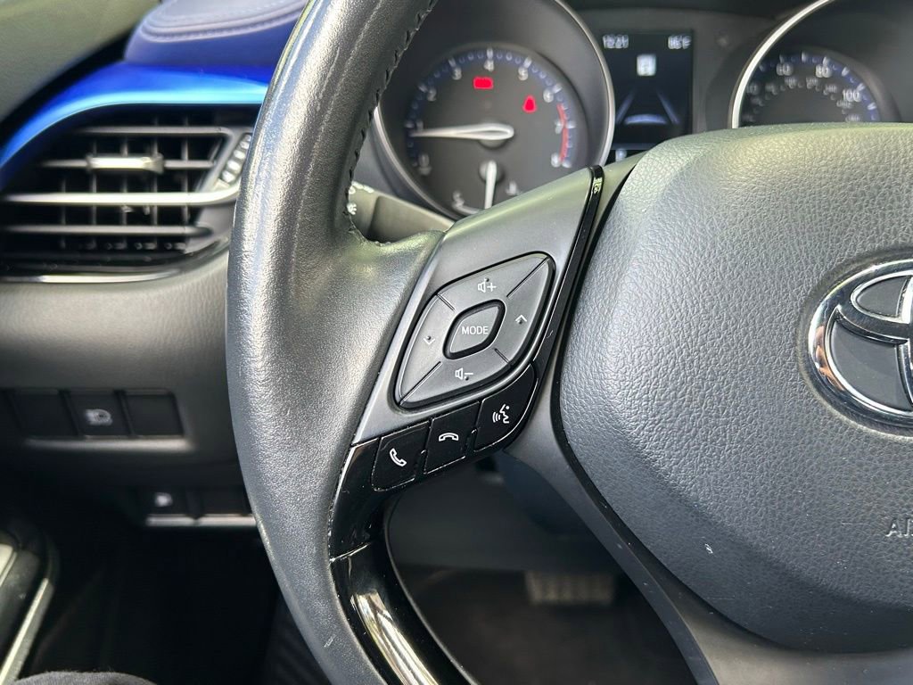 Used 2021 Toyota C-HR XLE image 37