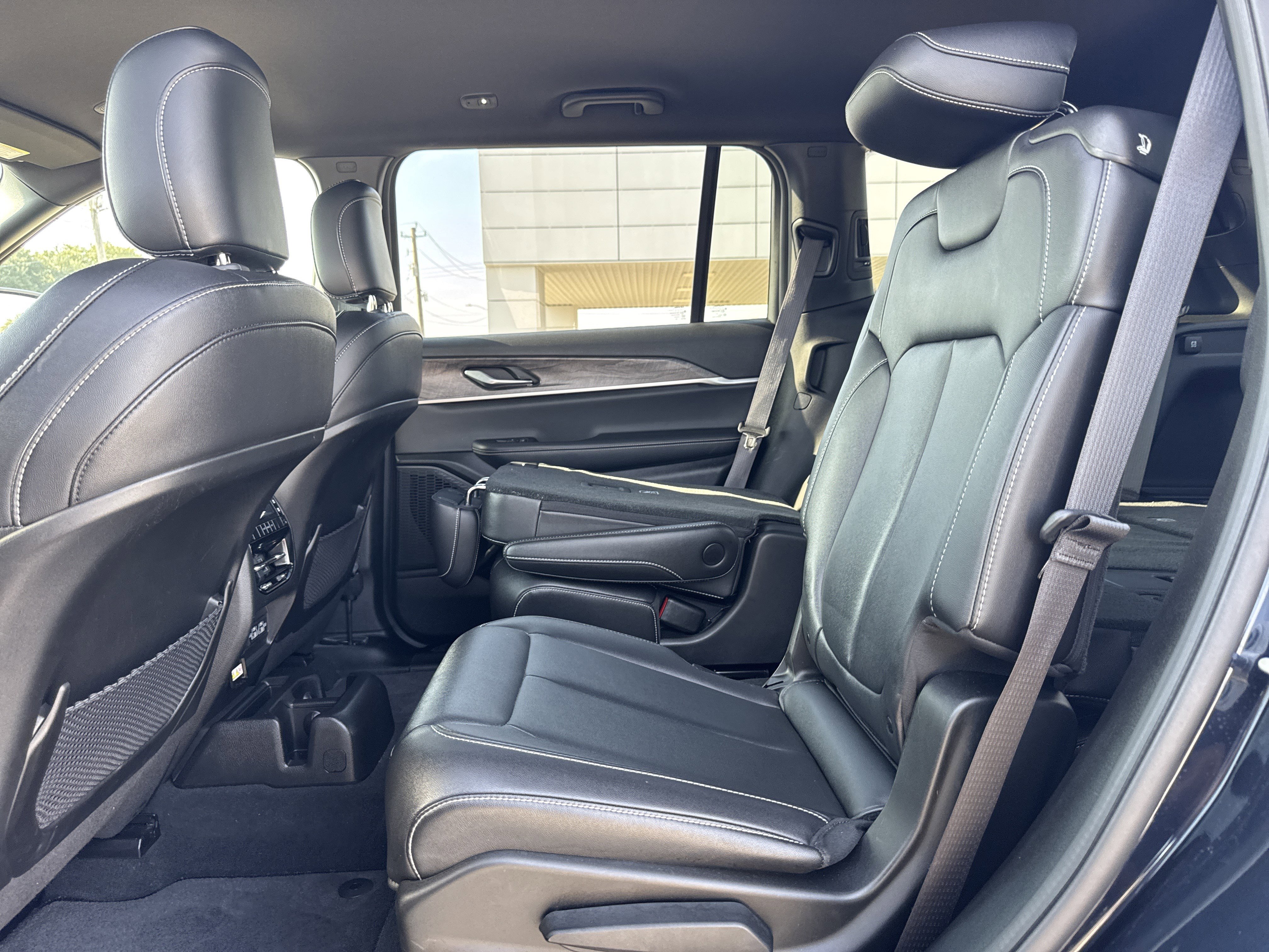 Used 2024 Jeep Grand Cherokee L Limited image 36