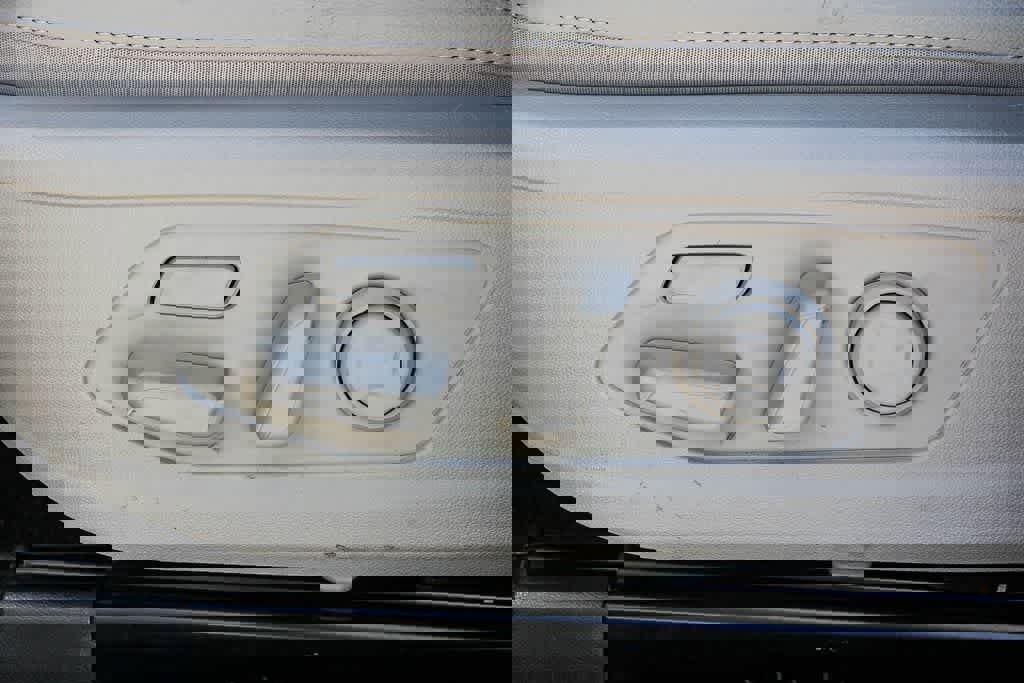 Used 2025 Kia Sorento SX Prestige image 18