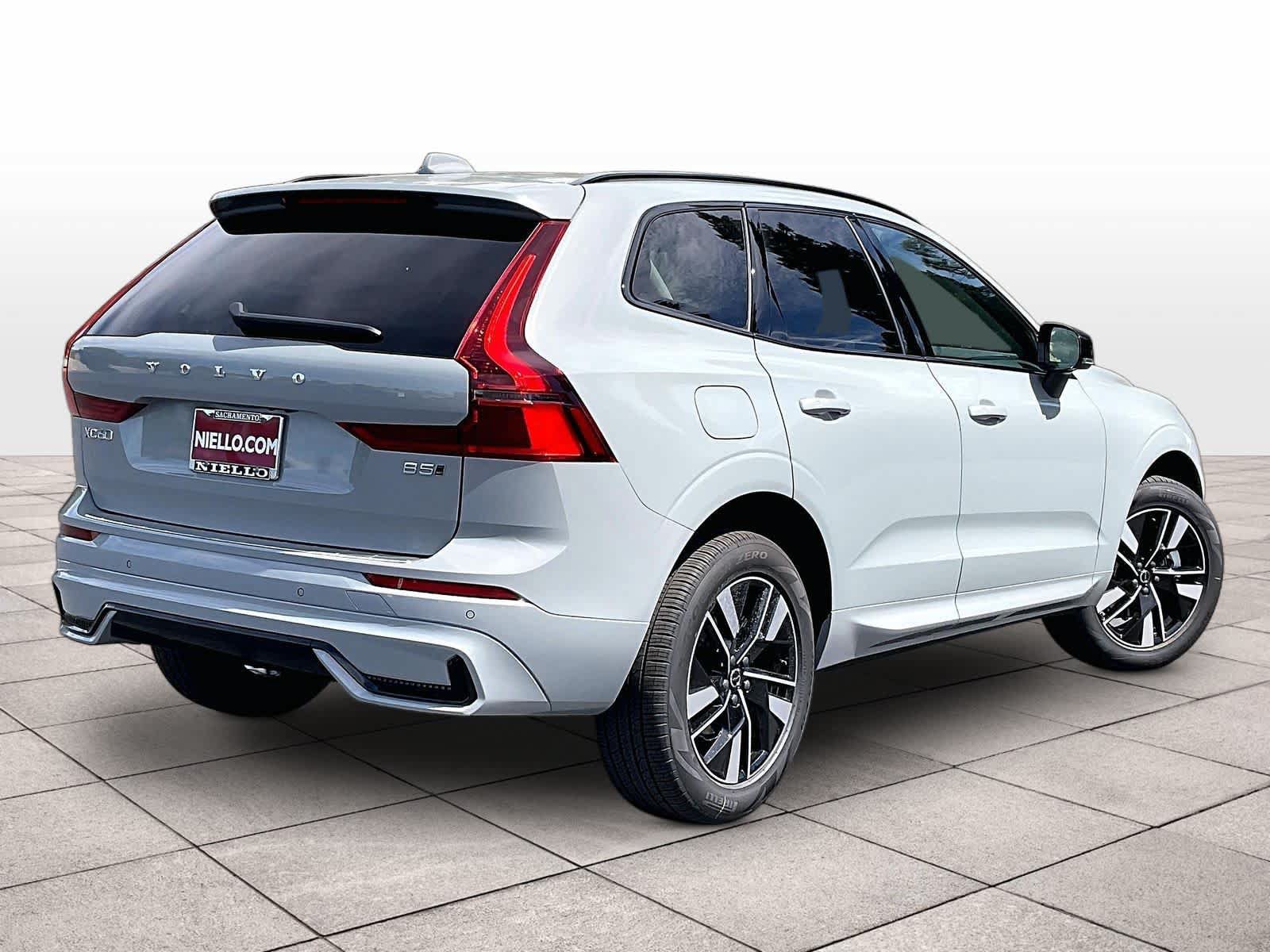 New 2027 Volvo XC60 B5 Core AWD/4WD image 4
