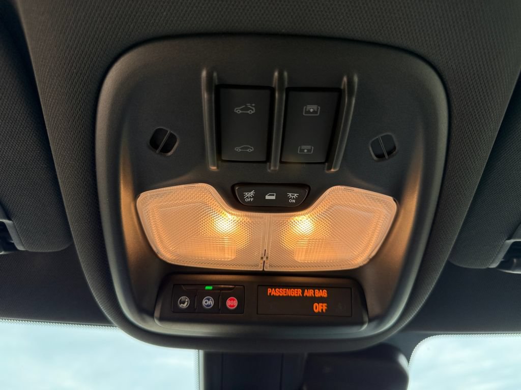 Used 2025 Chevrolet TrailBlazer RS w/ Convenience Package AWD/4WD image 49