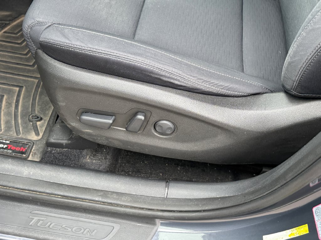 Used 2021 Hyundai Tucson Sport w/ Cargo Package AWD/4WD image 17
