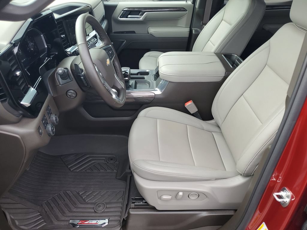 Used 2026 Chevrolet Silverado 1500 LTZ AWD/4WD image 5