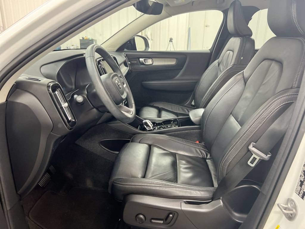 Used 2023 Volvo XC40 B4 Ultimate FWD image 20