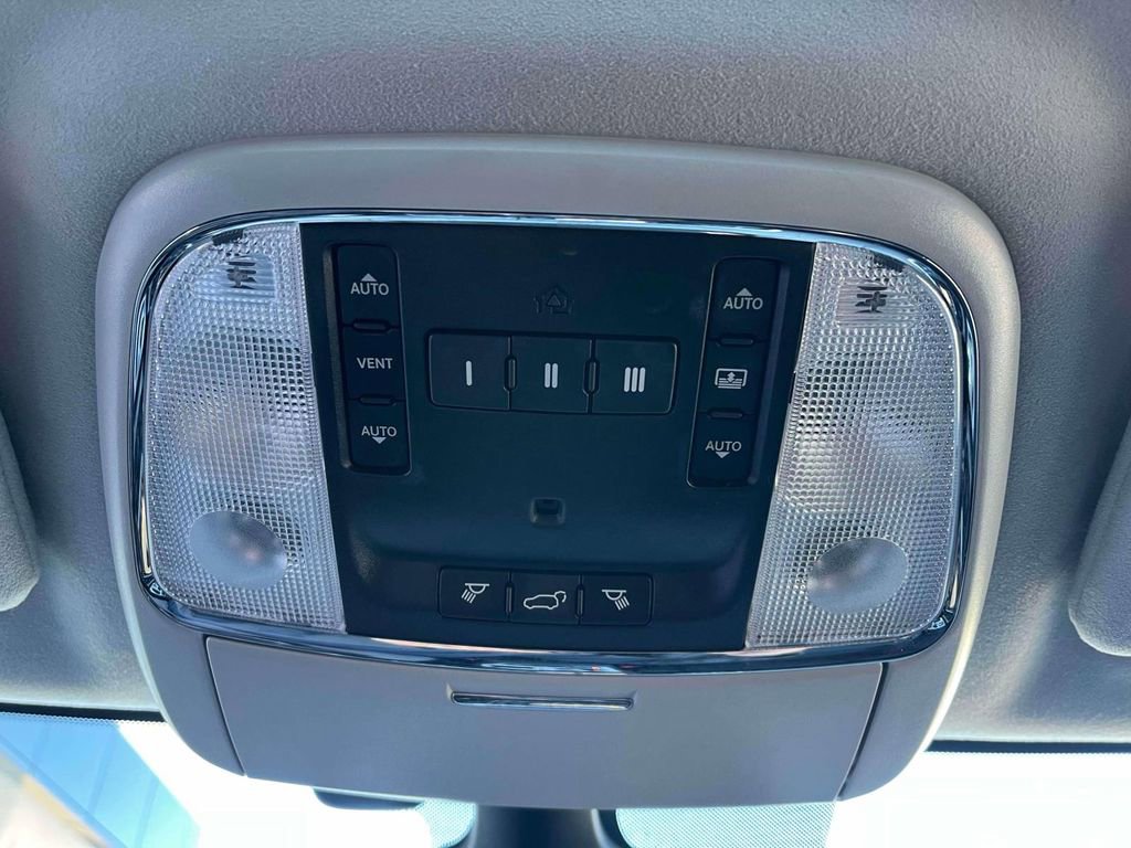 Used 2018 Jeep Grand Cherokee Summit image 34