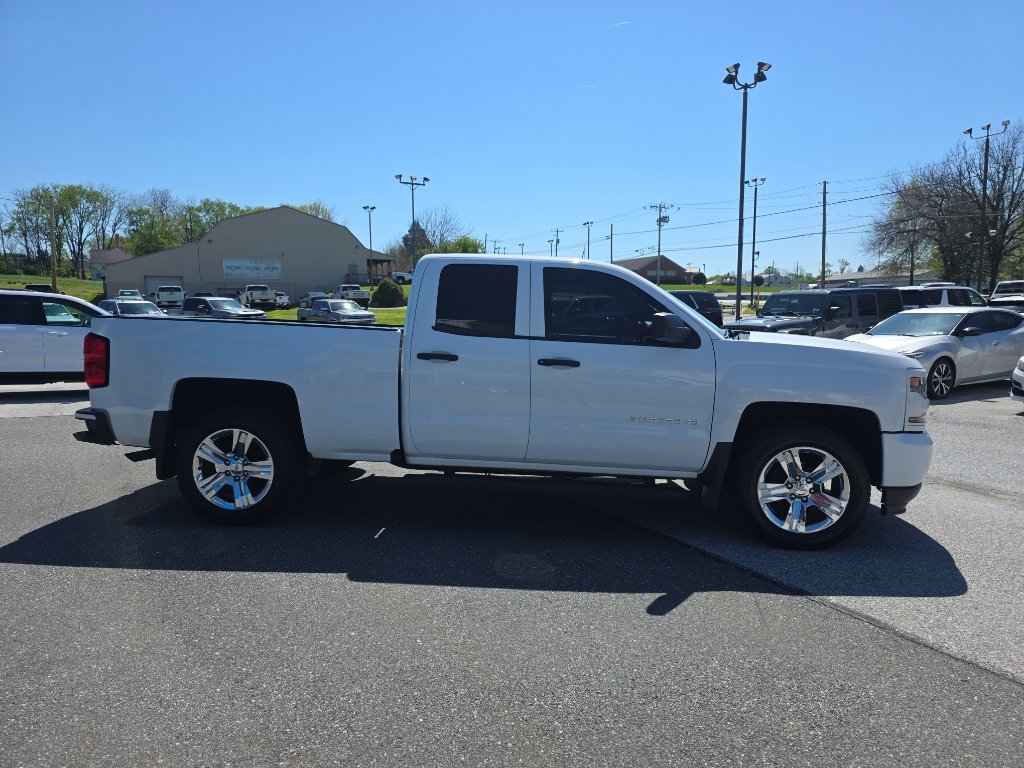 Used 2018 Chevrolet Silverado 1500 Custom w/ Trailering Package AWD/4WD image 4
