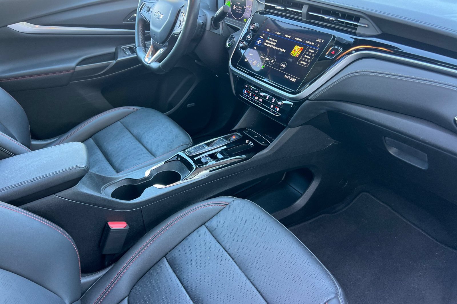 Used 2023 Chevrolet Bolt EUV Premier w/ Sun & Sound Package FWD image 20