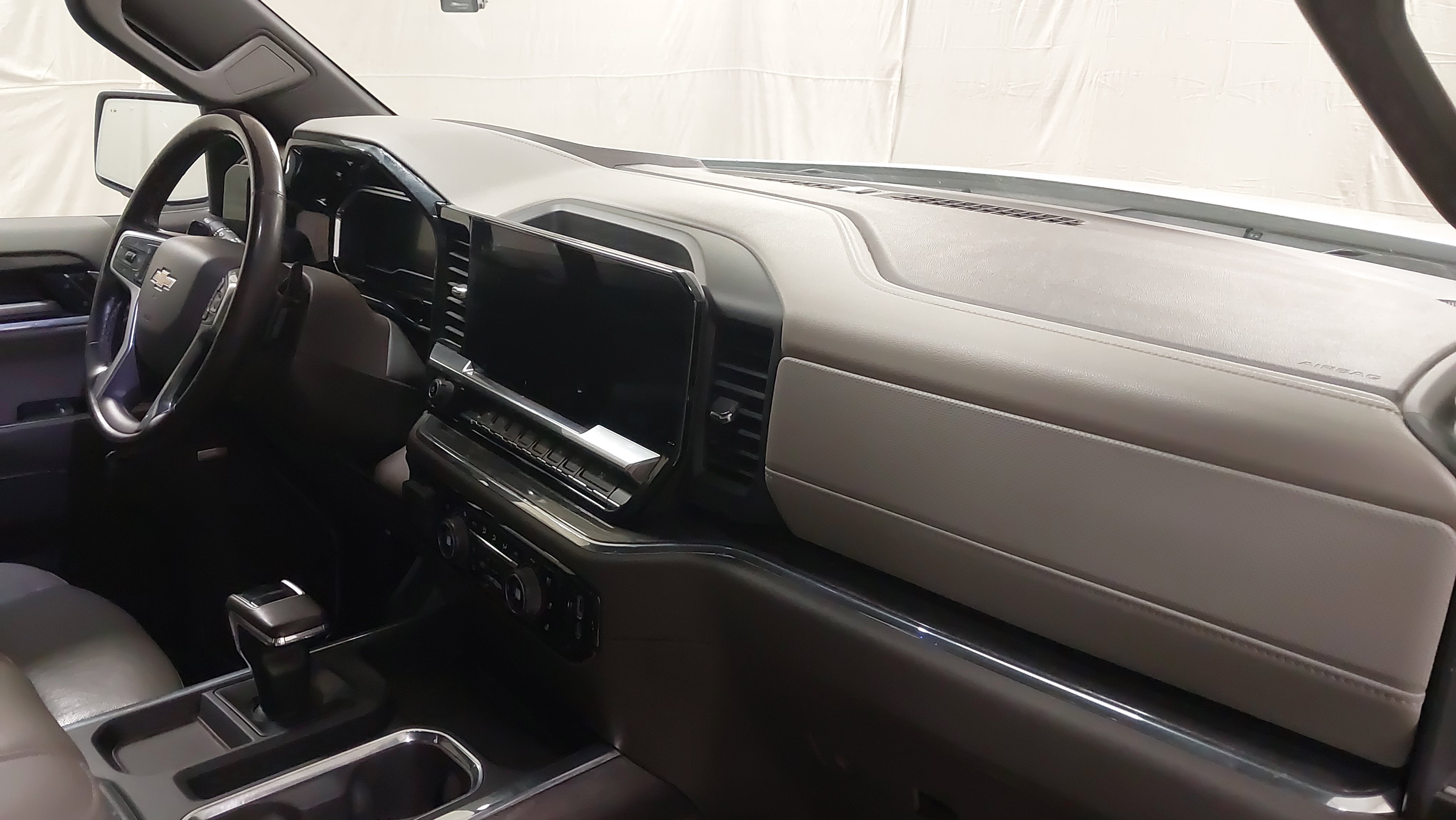 Certified 2024 Chevrolet Silverado 1500 LTZ w/ Z71 Off-Road Package AWD/4WD image 29
