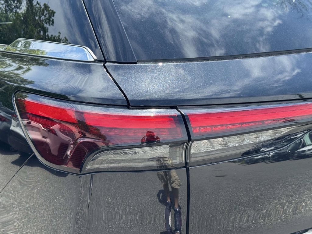 Used 2023 INFINITI QX60 Sensory w/ Cargo Package AWD/4WD image 9