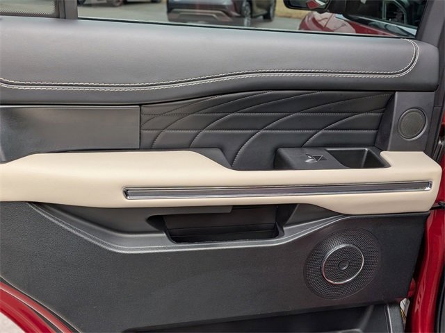 Used 2021 Ford Expedition Platinum image 27