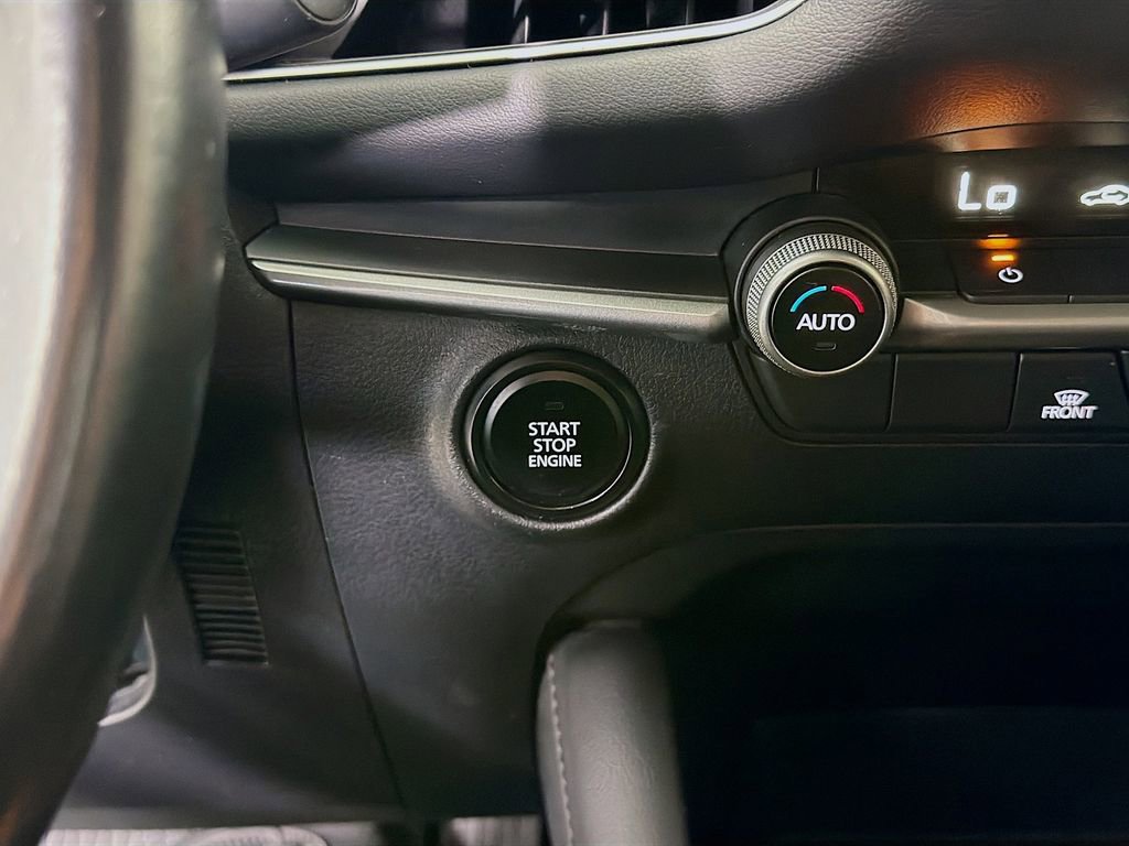 Used 2023 MAZDA MAZDA3 s image 32