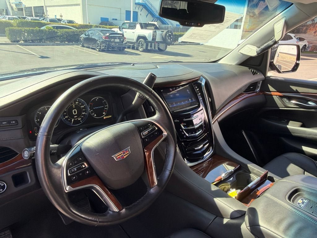 Used 2015 Cadillac Escalade ESV Luxury RWD image 12