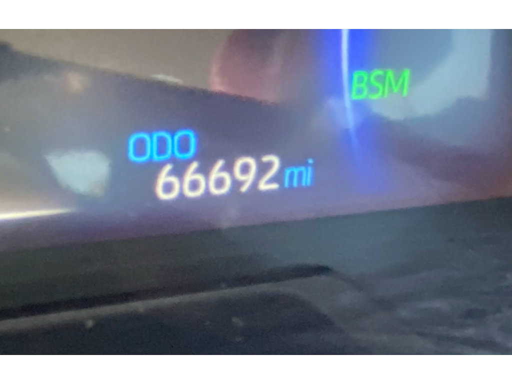 Used 2023 Toyota RAV4 XLE Premium image 4