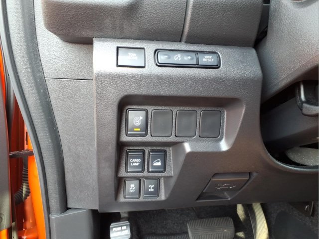 Certified 2025 Nissan Frontier PRO-4X AWD/4WD image 24