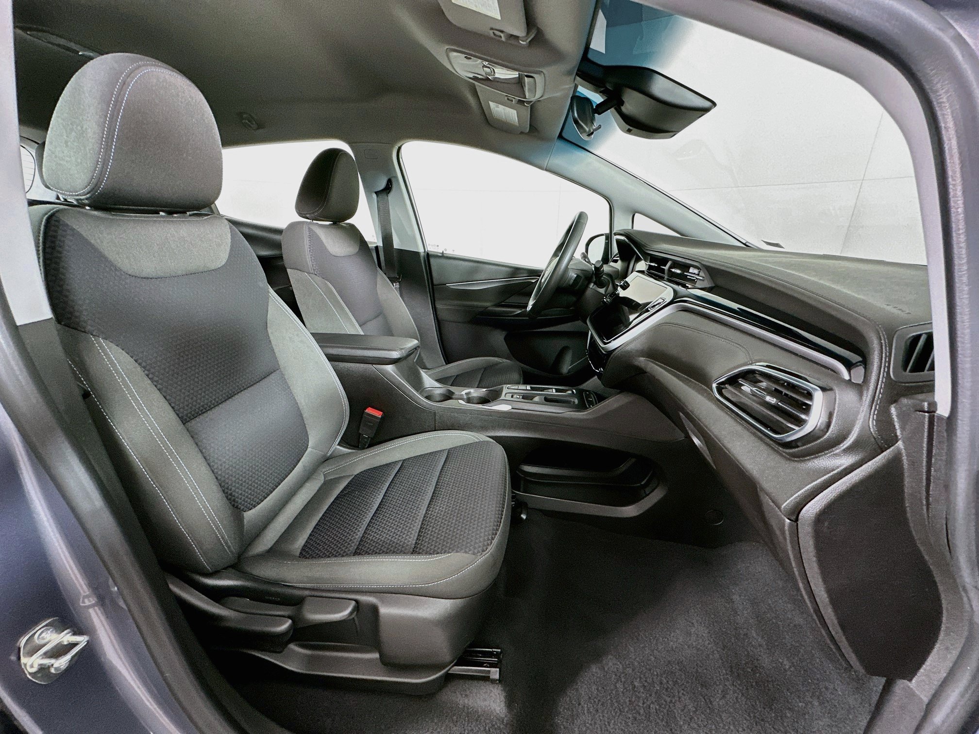 Used 2023 Chevrolet Bolt LT FWD image 28