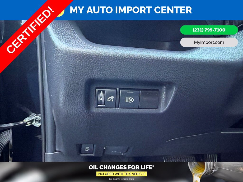 Used 2024 Toyota RAV4 AWD Hybrid image 14