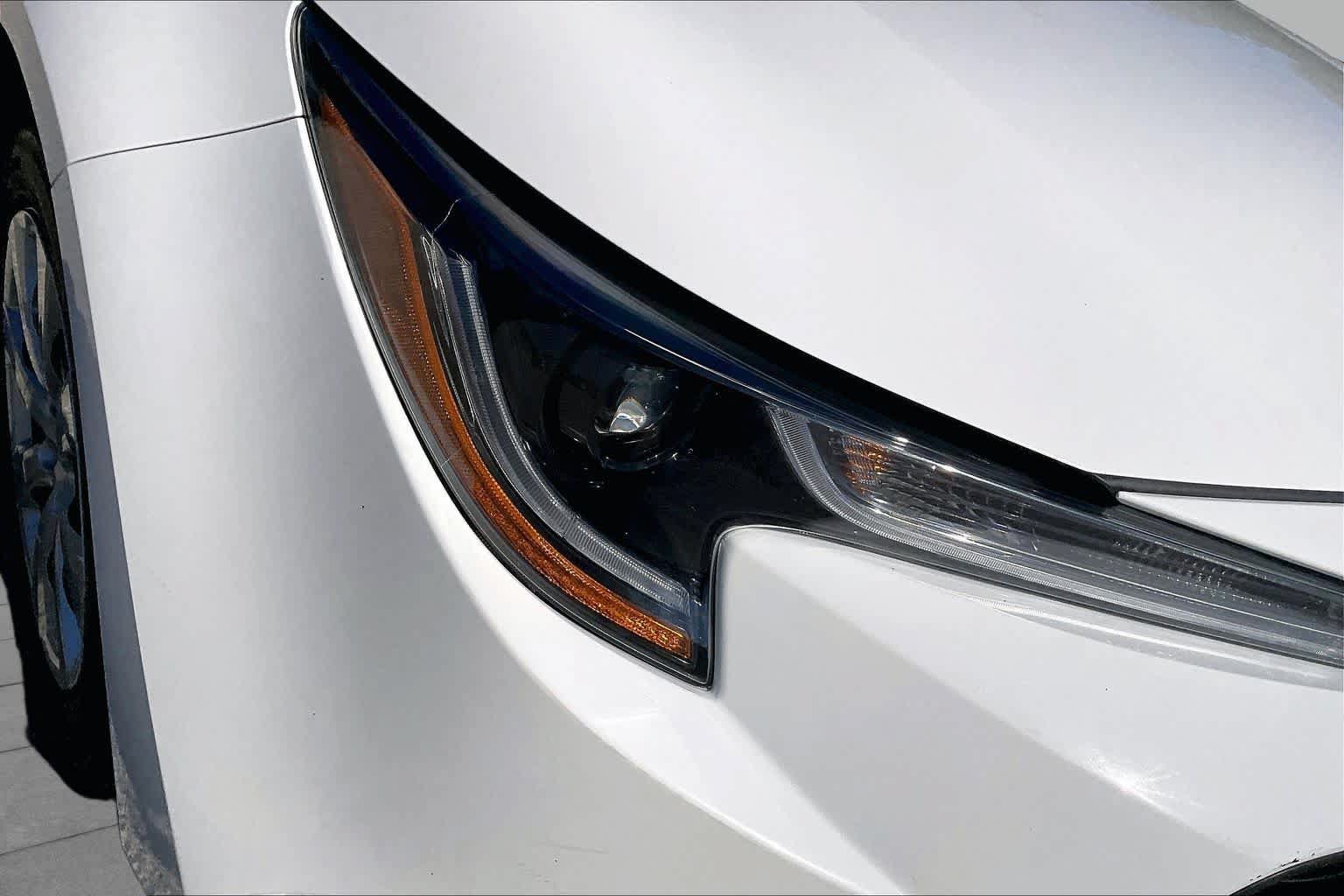 Used 2025 Toyota Corolla LE FWD image 27