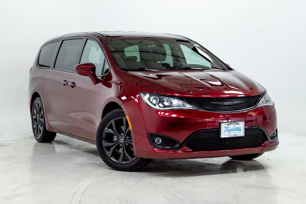 Used 2019 Chrysler Pacifica Touring Plus w/ S Appearance Package FWD image 6