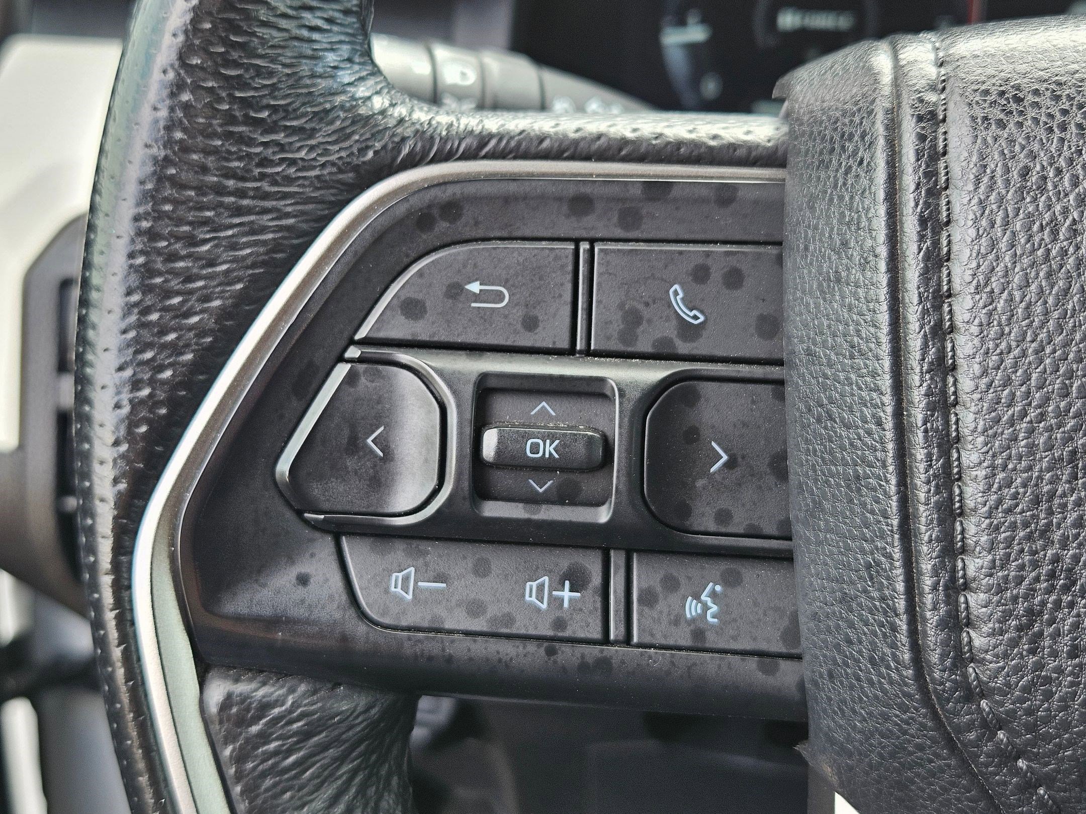 Used 2024 Toyota Tacoma TRD Off-Road AWD/4WD image 18