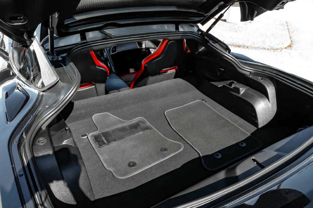Used 2018 Chevrolet Corvette Z06 RWD image 40