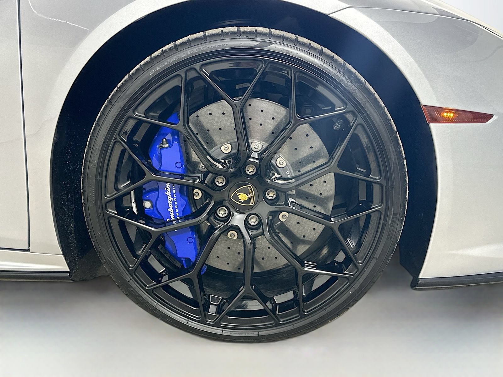 Used 2023 Lamborghini Huracan EVO RWD image 10