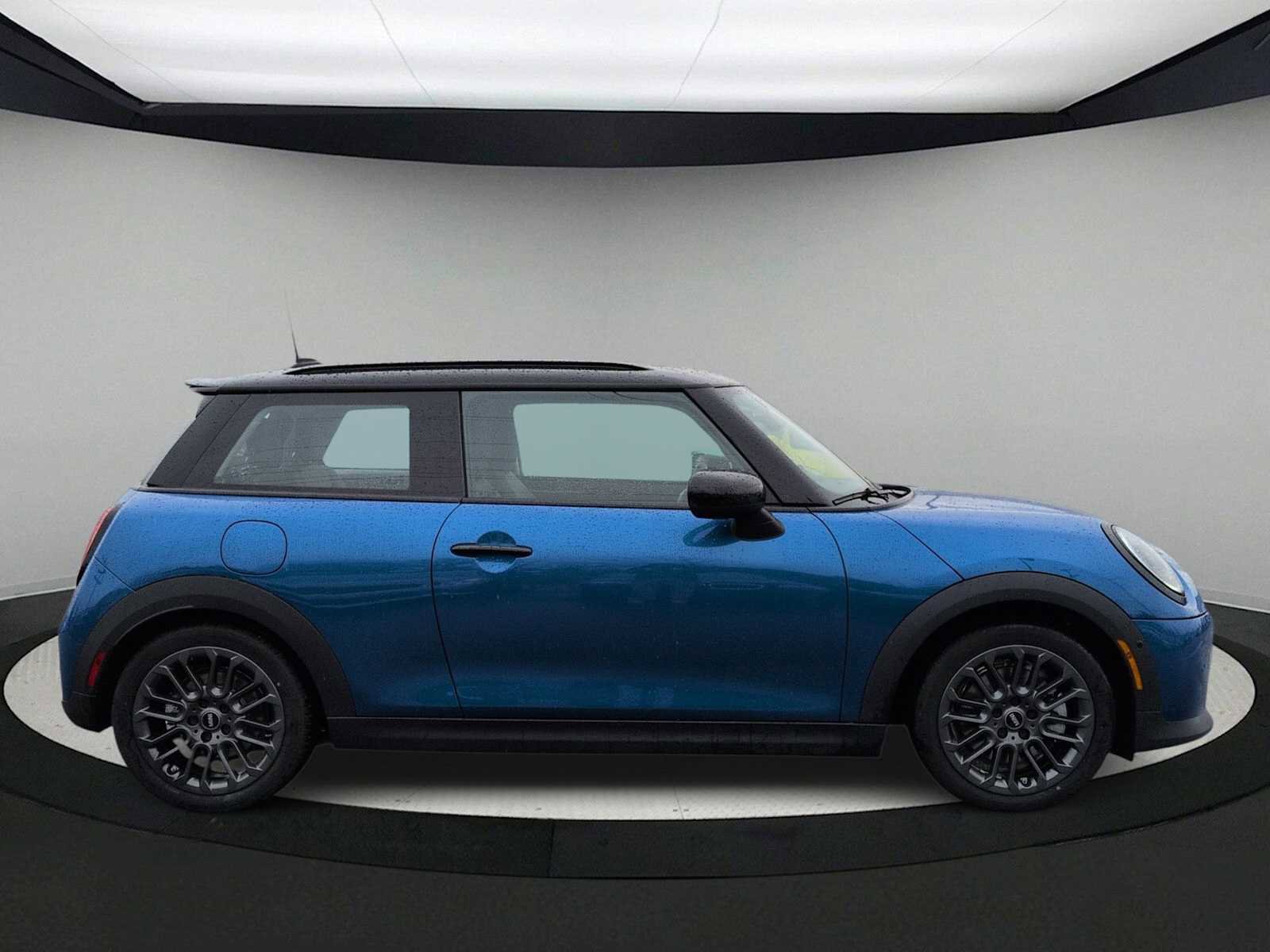 Used 2025 MINI Cooper S image 9