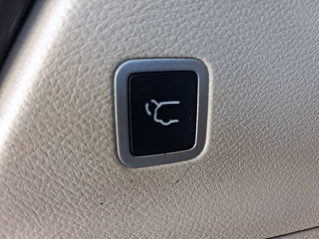 Used 2022 Chrysler Pacifica Touring-L FWD image 10