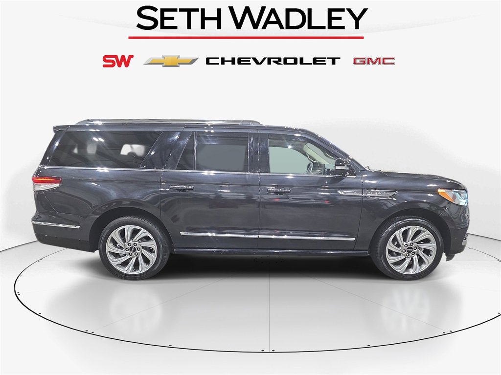 Used 2022 Lincoln Navigator L Reserve image 8