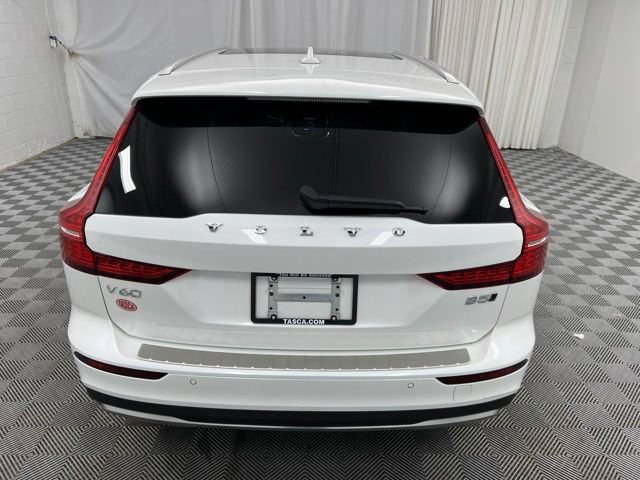 Used 2025 Volvo V60 B5 Cross Country Plus w/ Protection Package Premier AWD/4WD image 7