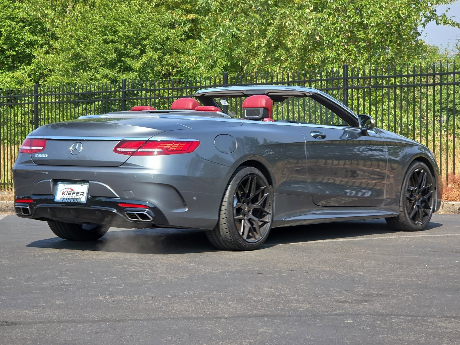 Used 2019 Mercedes-Benz S 560 Cabriolet image 4